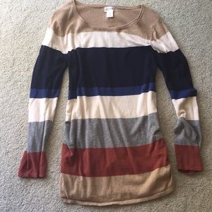 Multicolored maternity sweater by Motherhood.